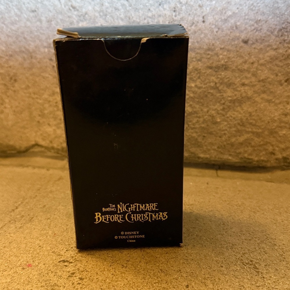 The Nightmare Before Christmas Ornament Jack Skellington w Present in Coat Tails - Picture 4 of 4